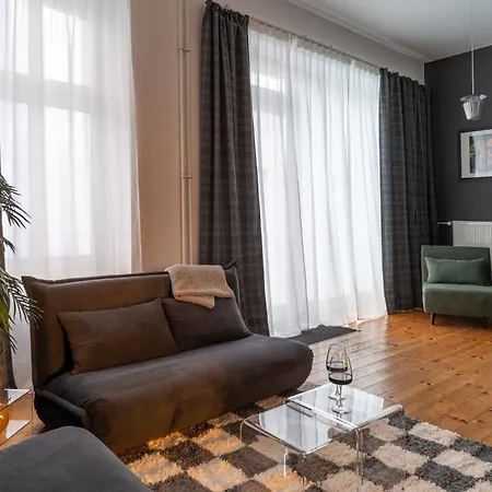 דירה Luxury Apartment, Space For 7! Location Neukoelln & Kreuzberg ברלין