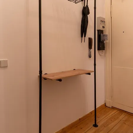 Luxury Apartment, Space For 7! Location Neukoelln & Kreuzberg Διαμέρισμα *